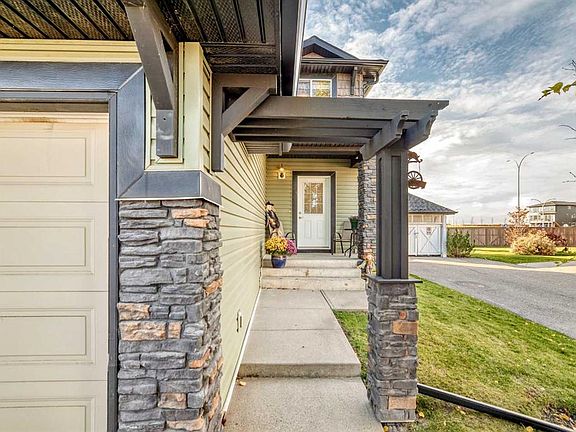 4th image of 148 E Springmere Grv
