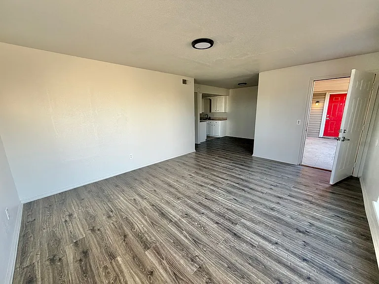 7321 Melrose Ln — Photo 7