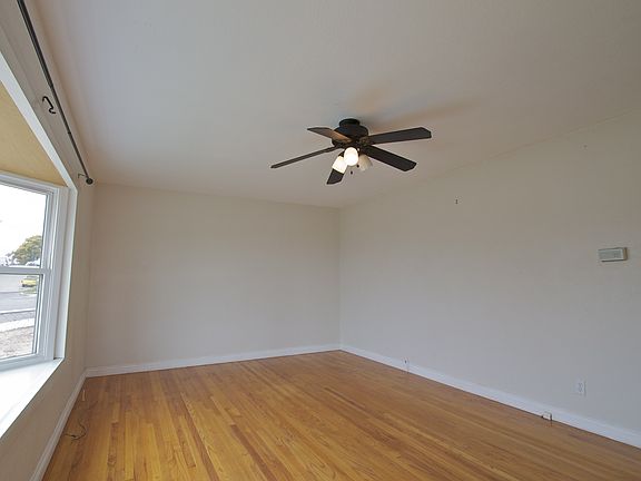 2nd image of 505 Los Angeles Pl