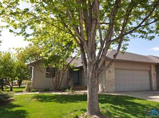 4017 S April Pl, Sioux Falls, SD 57103