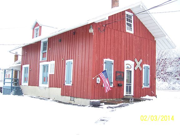 2nd image of 105 S Walnut St