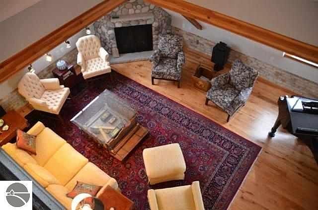 1st image of 800-411 Cottageview Dr