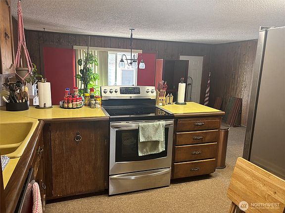 4th image of 644 Balm Street