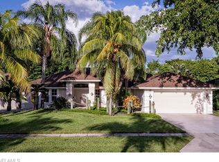 2449 Pinewoods Cir, Naples, FL 34105