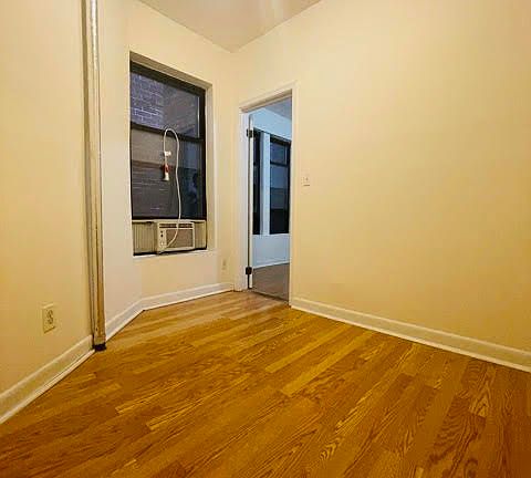 4th image of 236 E 77th St APT 7