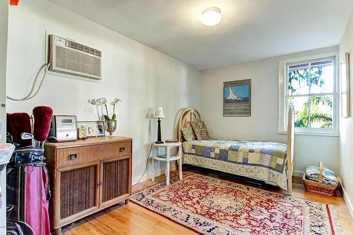 2924 Saint Johns Ave — Photo 7