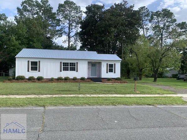 625 S 6th St, Jesup, GA 31545