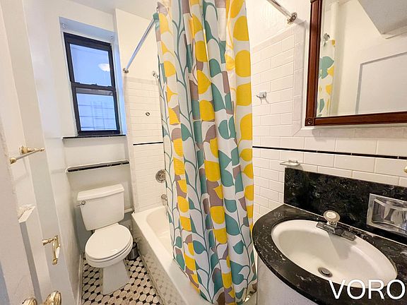 3rd image of 1322 44th St APT A6