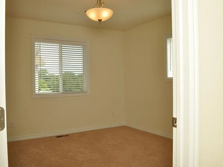 53 Fuller Cir — Photo 15