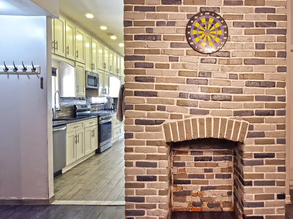 1229 East 37th Street image 4 of 23