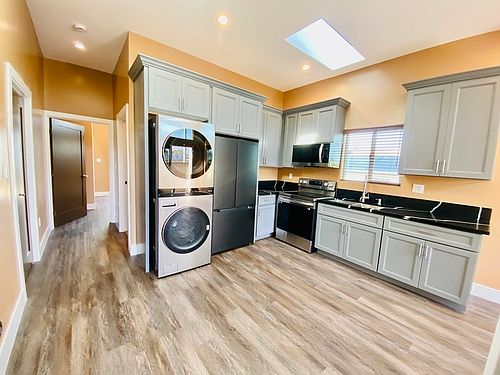 3rd image of 20374 Wayne Ave #2