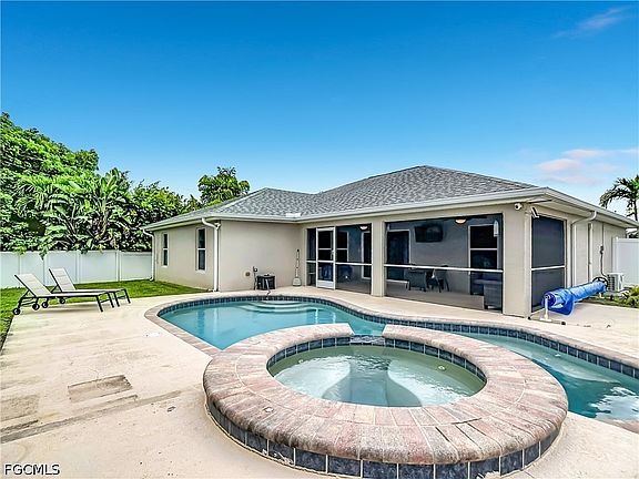 5th image of 3612 SW 8th Ct