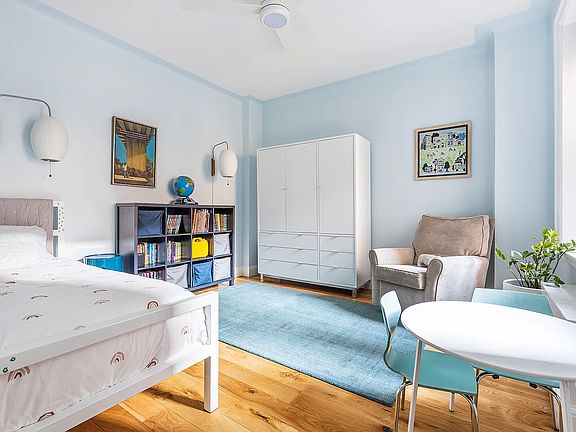 5th image of 320 W 89th St APT 2A