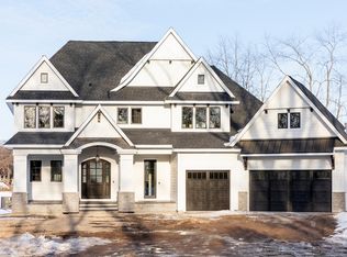 8719 Legends Club Dr, Prior Lake, MN 55372