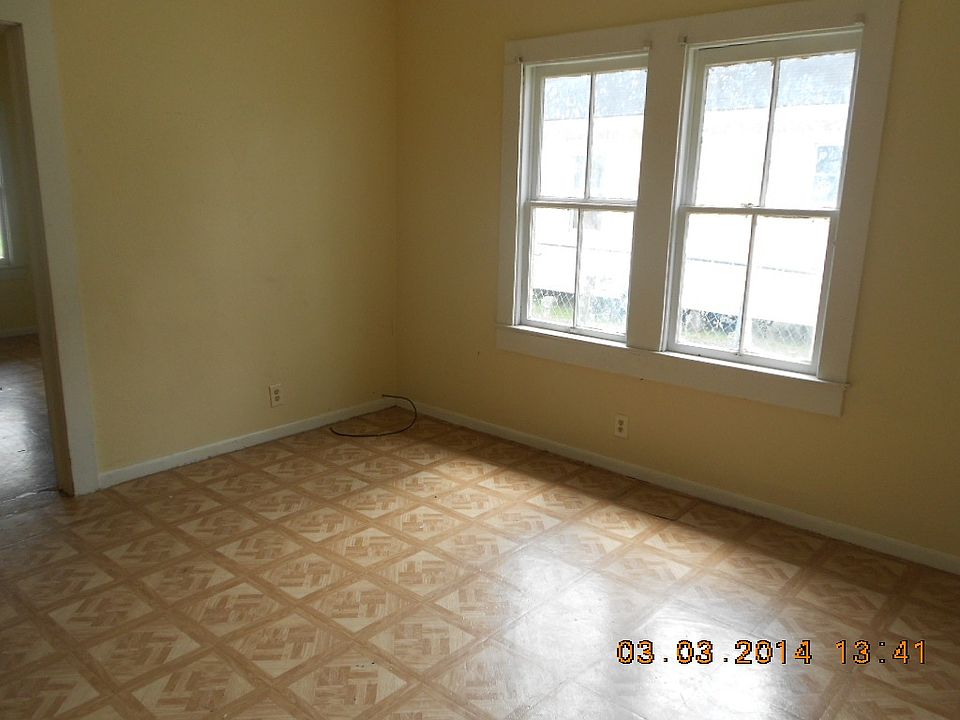 2nd image of 225 N Saint Antoine St