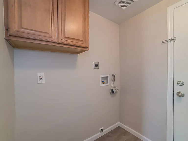 1297 E Tradewind Dr — Photo 17