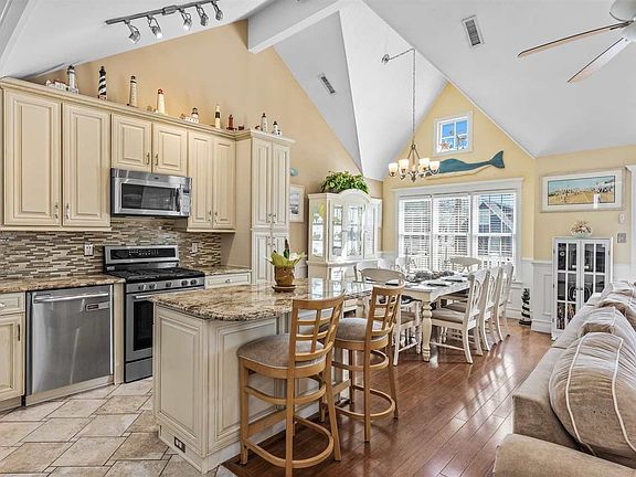 5th image of 3218 Asbury Ave