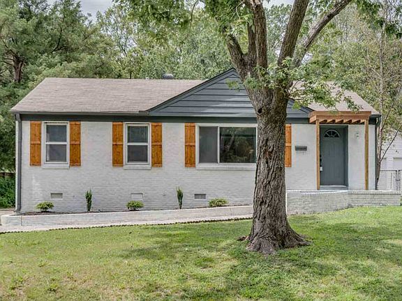 3rd image of 459 Grahamwood Dr