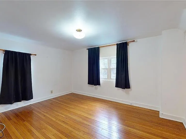 2331 W Washington St — Photo 6