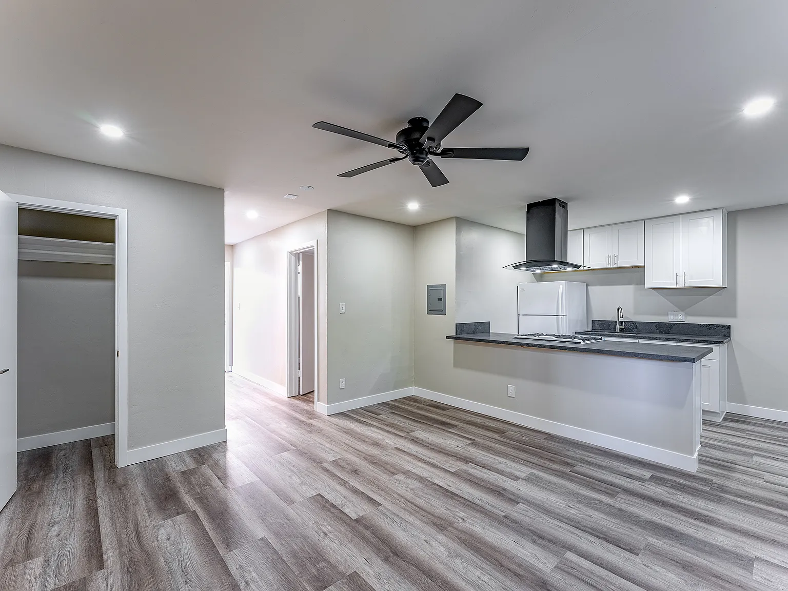 2777 Nimitz Blvd — Photo 3