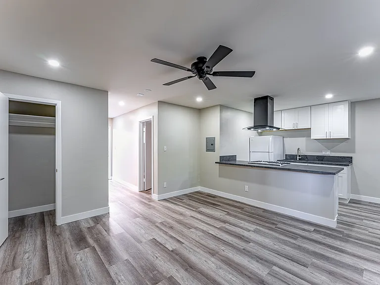 2777 Nimitz Blvd — Photo 4