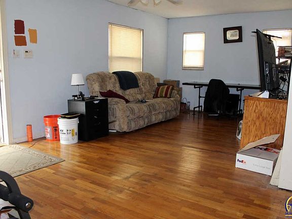 5th image of 2848 SE Illinois Ave