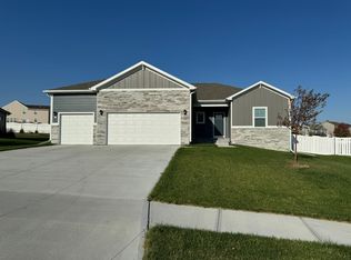 8808 S 65th St, Papillion, NE 68157