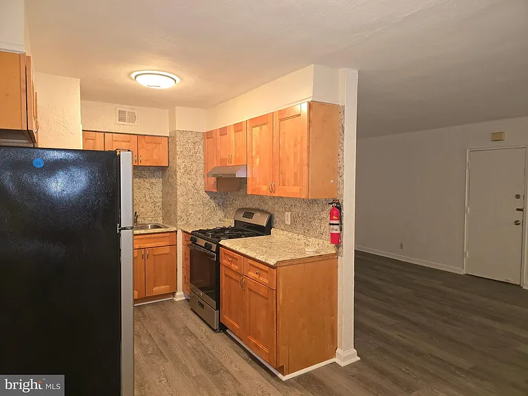 6135 Old York Rd #1/2-1 — Photo 33