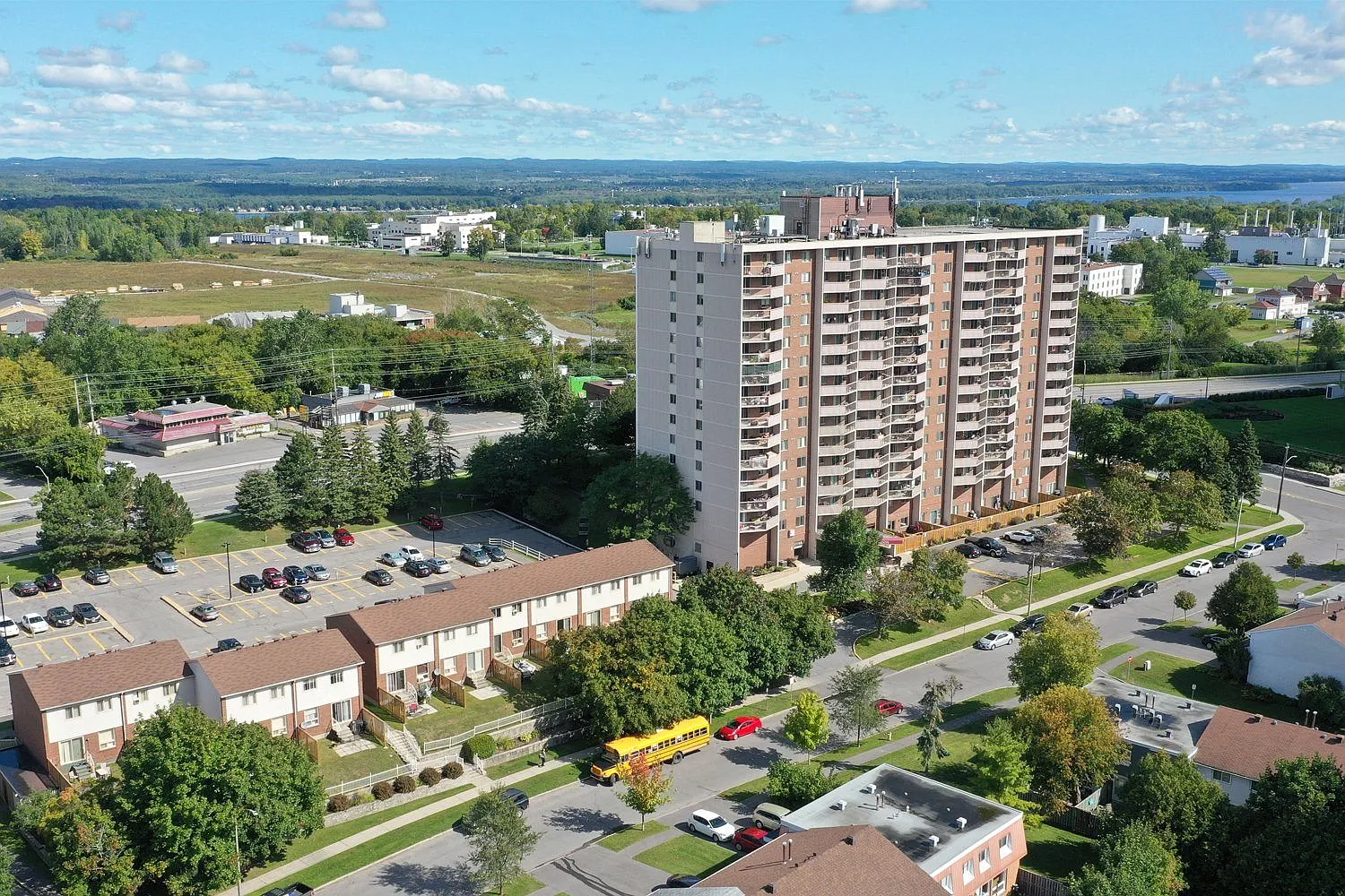 Concorde Apartments — Photo 2