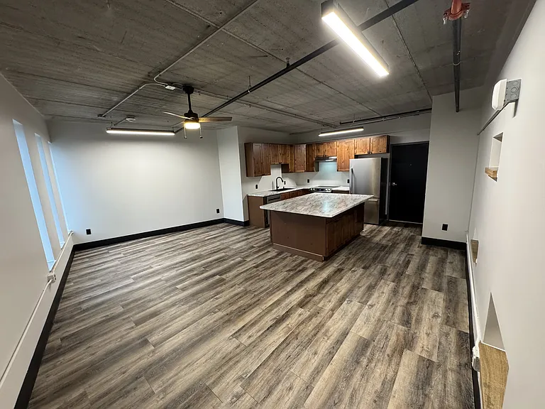 217 S Badger Ave — Photo 3