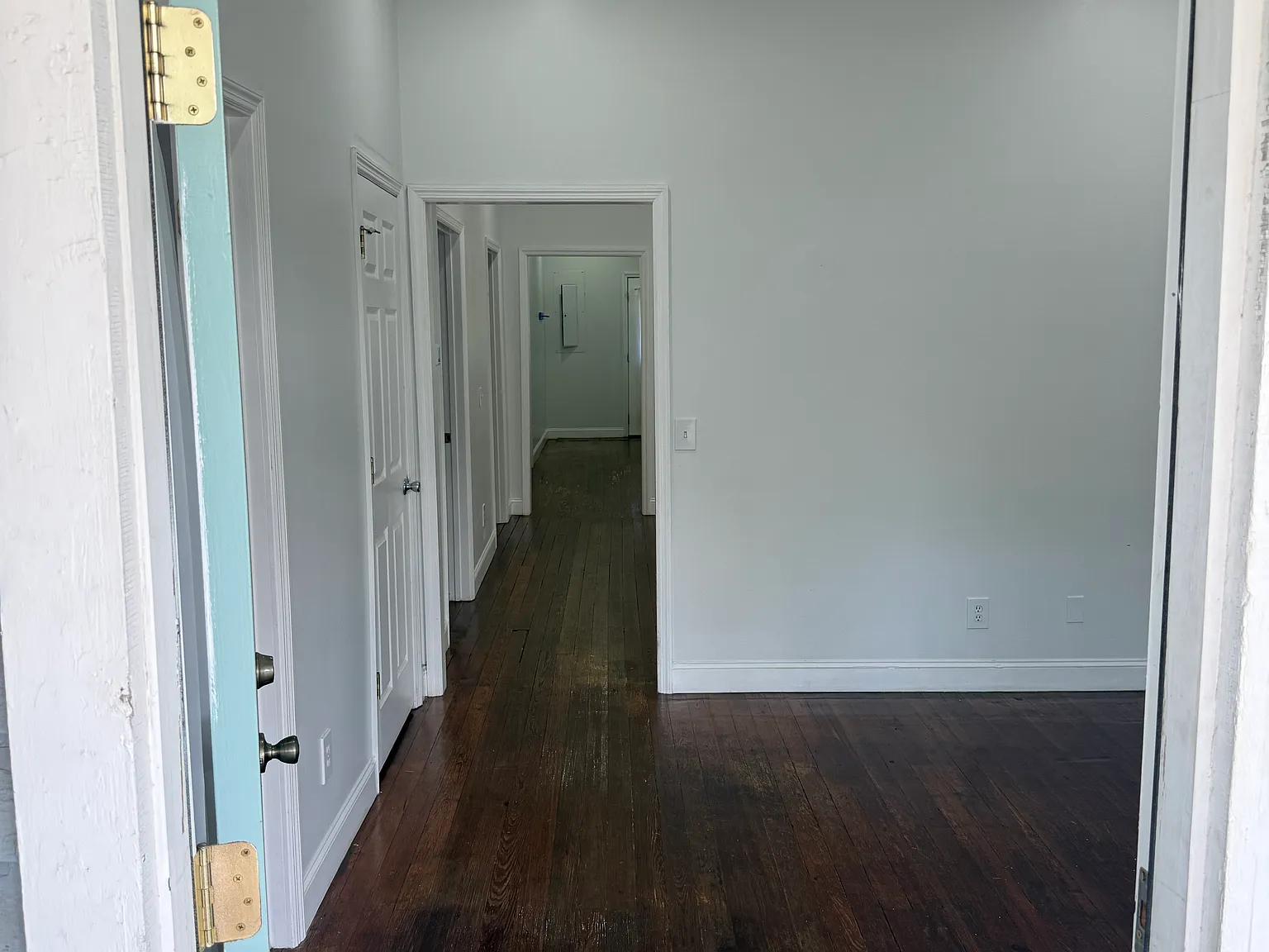 3 bed, 1.5 bath, 1260 sqft, $2,180 — Photo 4