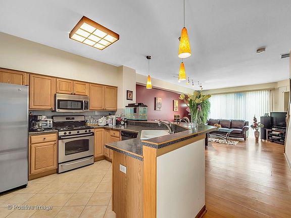 5th image of 723 Blossom Ct