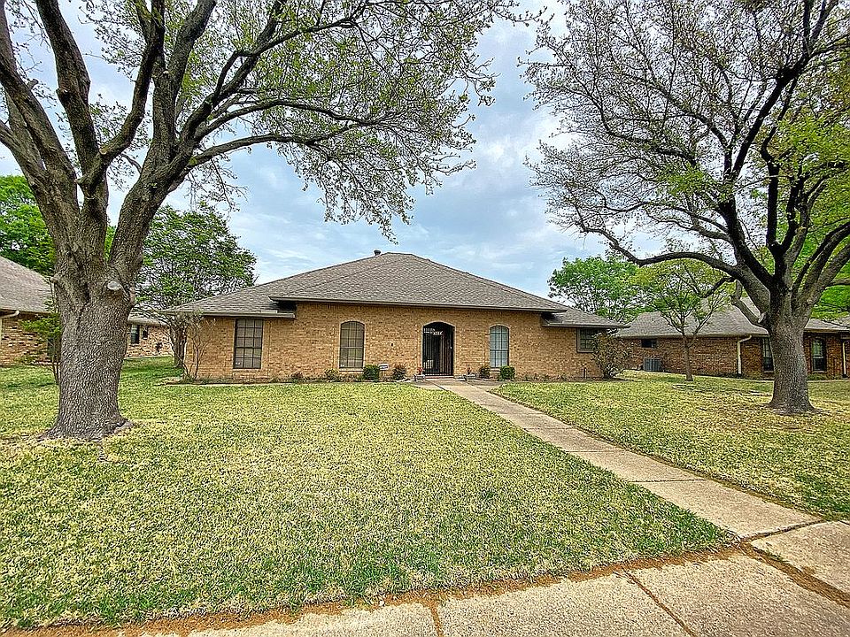 1st image of 4904 Country Club Dr