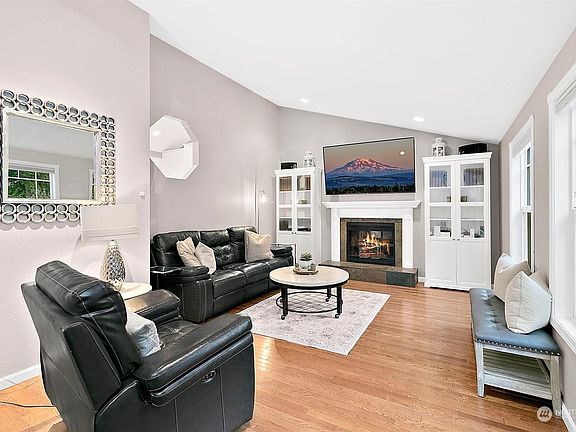 2nd image of 6701 Sierra Dr SE