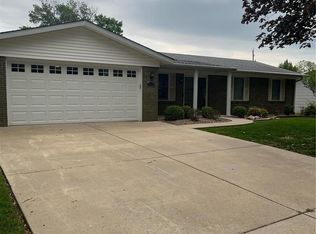 918 Mallory Dr, Saint Charles, MO 63303