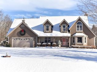 2090 Virginia Ln, Grafton, WI 53024