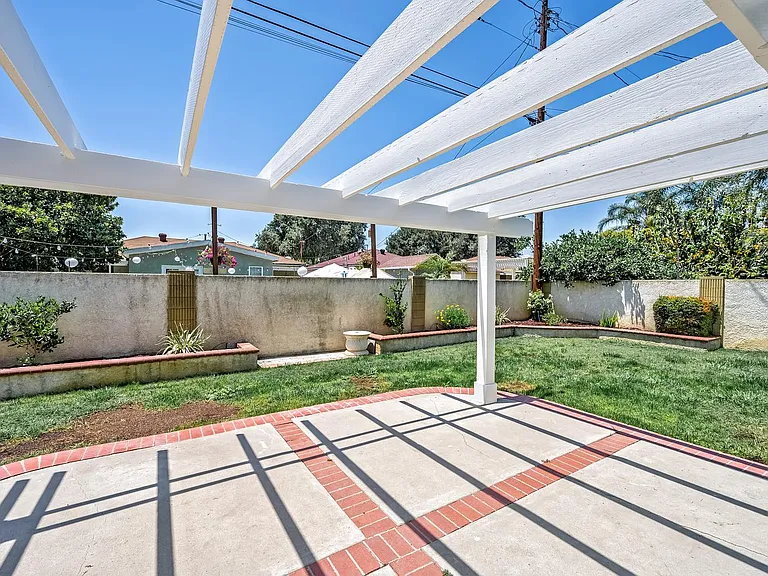 4913 Premiere Ave — Photo 49
