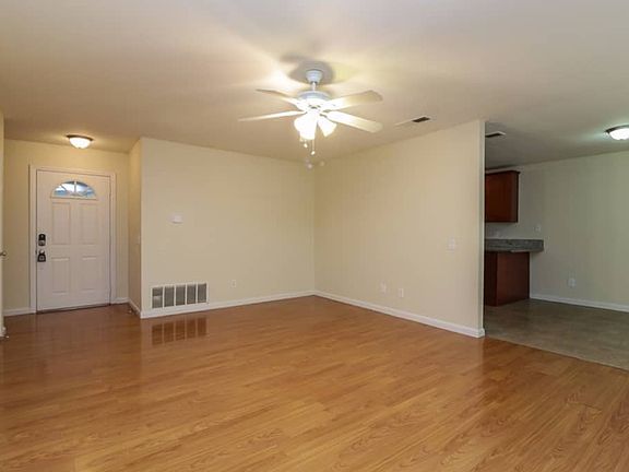 4th image of 3246 Edgemont Ct