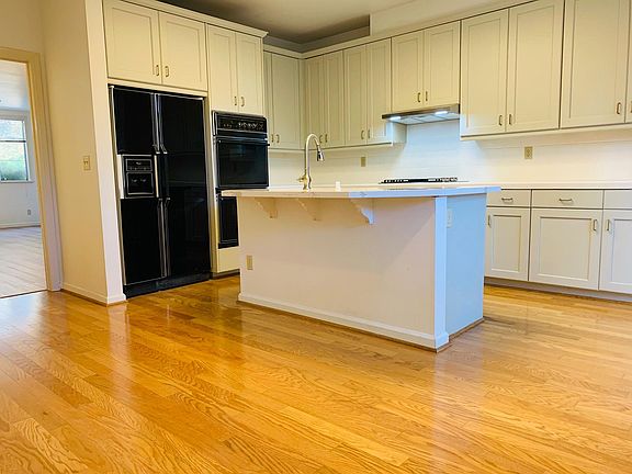 4th image of 3421 El Camino Real APT 23E