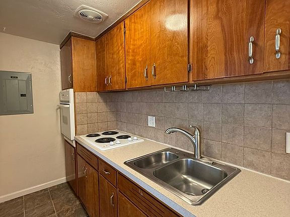 5th image of 2950 Willamette St APT 7