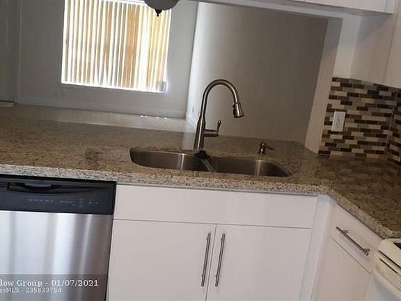 4th image of 4974 SW 31st Ter #32