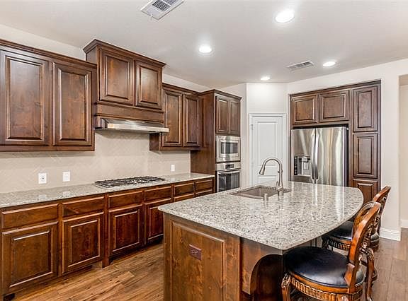 5th image of 1204 8th St