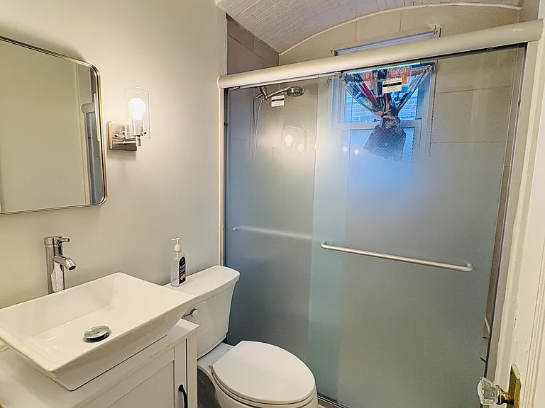 8751 Bridgeport Ave — Photo 12