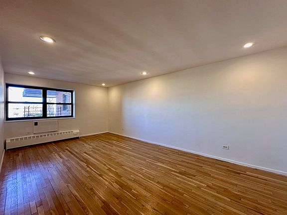 3rd image of 149-45 Northern Blvd #4U