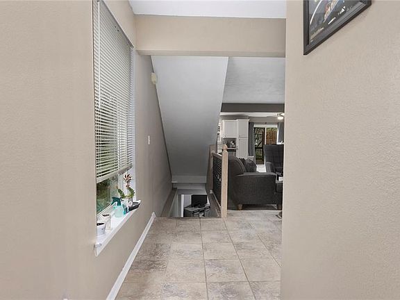 5th image of 3501 NE Austin Dr