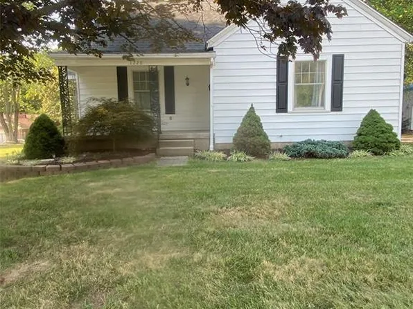 1228 Opdyke St, Chester, IL 62233