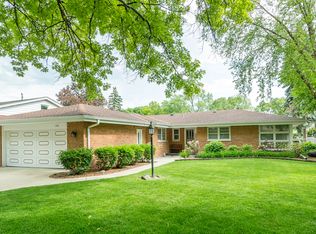 1301 Bonita Dr, Park Ridge, IL 60068