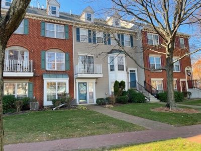 8 Society Hill Dr N, Jersey City, NJ, 07305