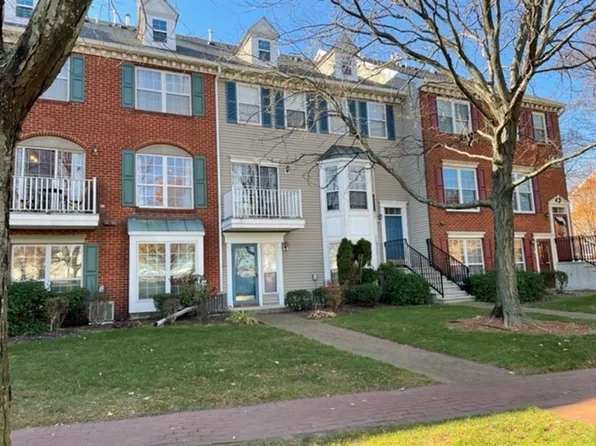 8 Society Hill Dr N, Jersey City, NJ 07305