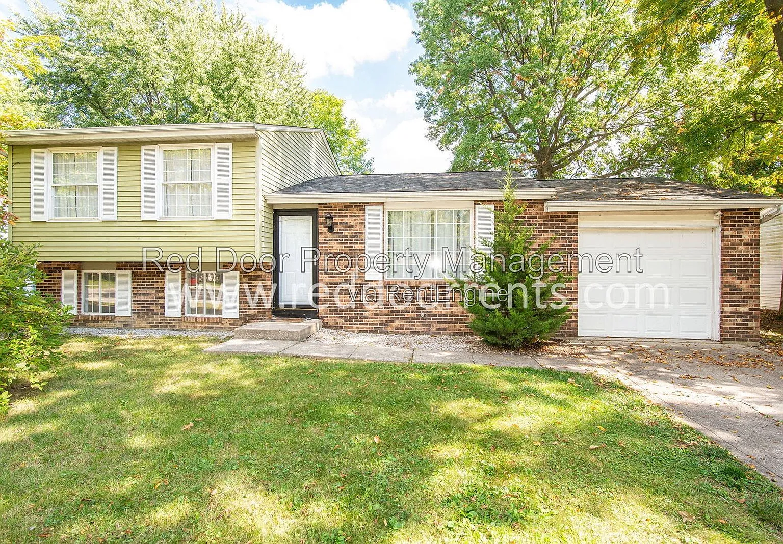 3 bed, 1.0 bath, 1602 sqft, $1,700 — Photo 1